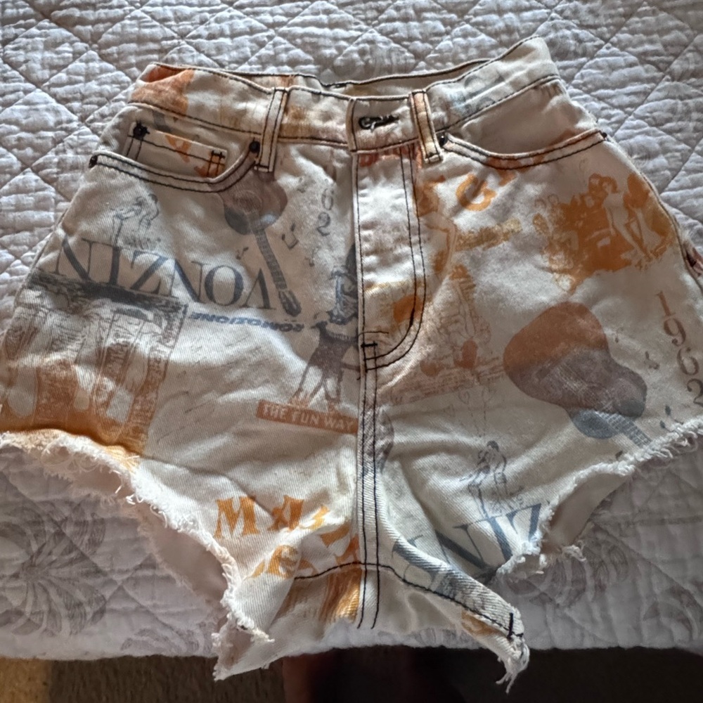 BDG URBAN OUTFITTERS Pitched A-Line Denim Short Malibu Beach Party print